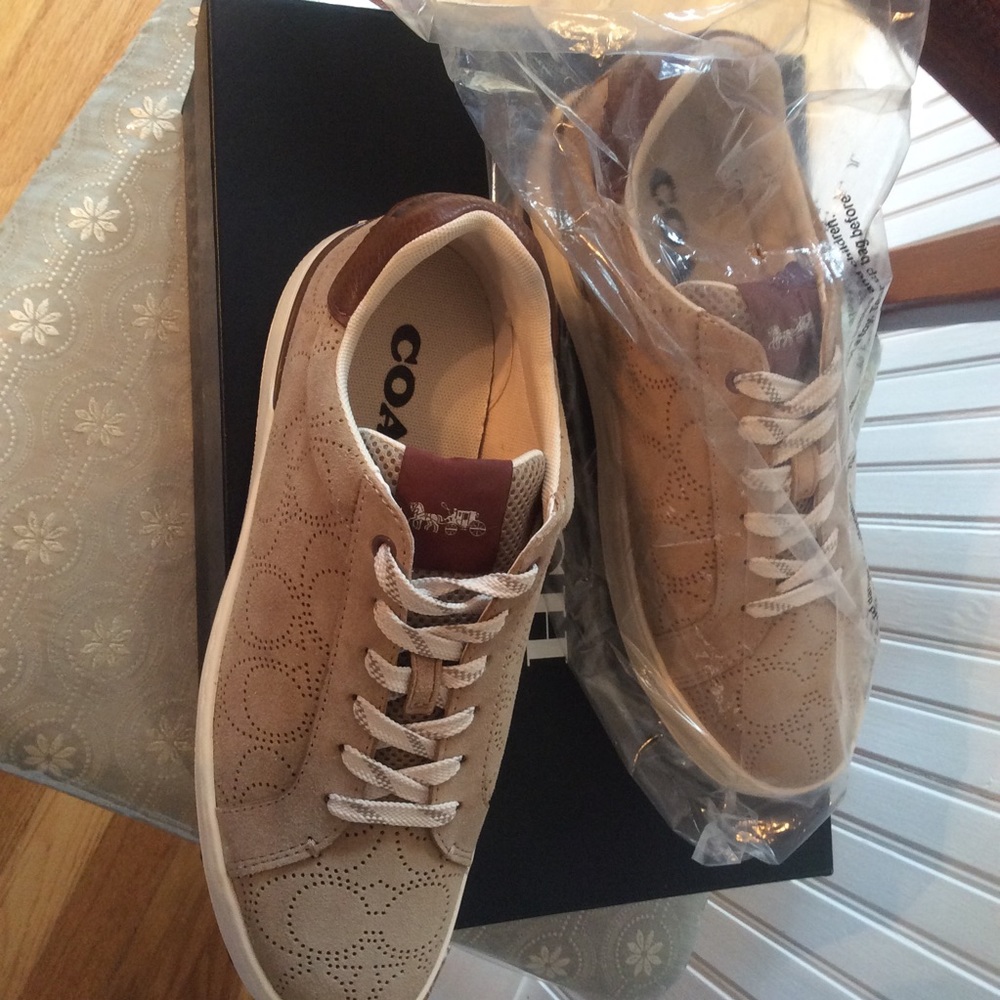 Men’s COACH Clip Low Top Sneakers - Picture 4 of 9